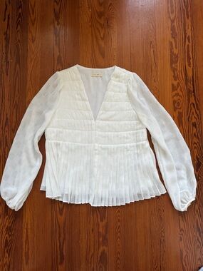 Stevie May White Pleated V-Neck Long Sleeve Top